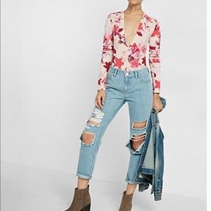 NWT Express Plunging neckline bodysuit 🌸